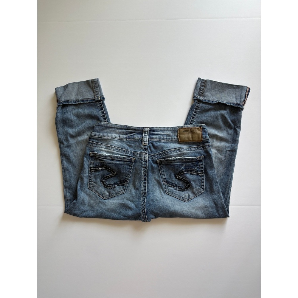 Y2K Silver Jeans Co Suki Capri W28 L22.5 Medium Wash Denim Mid Rise Cuffed Jeans